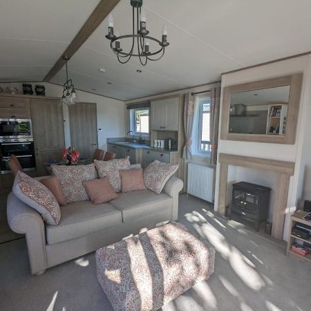 Stunning Luxury Caravan On Edge Of New Forest On Shorefield Country Park Entertainment And Leisure Passes Included Milford on Sea Dış mekan fotoğraf