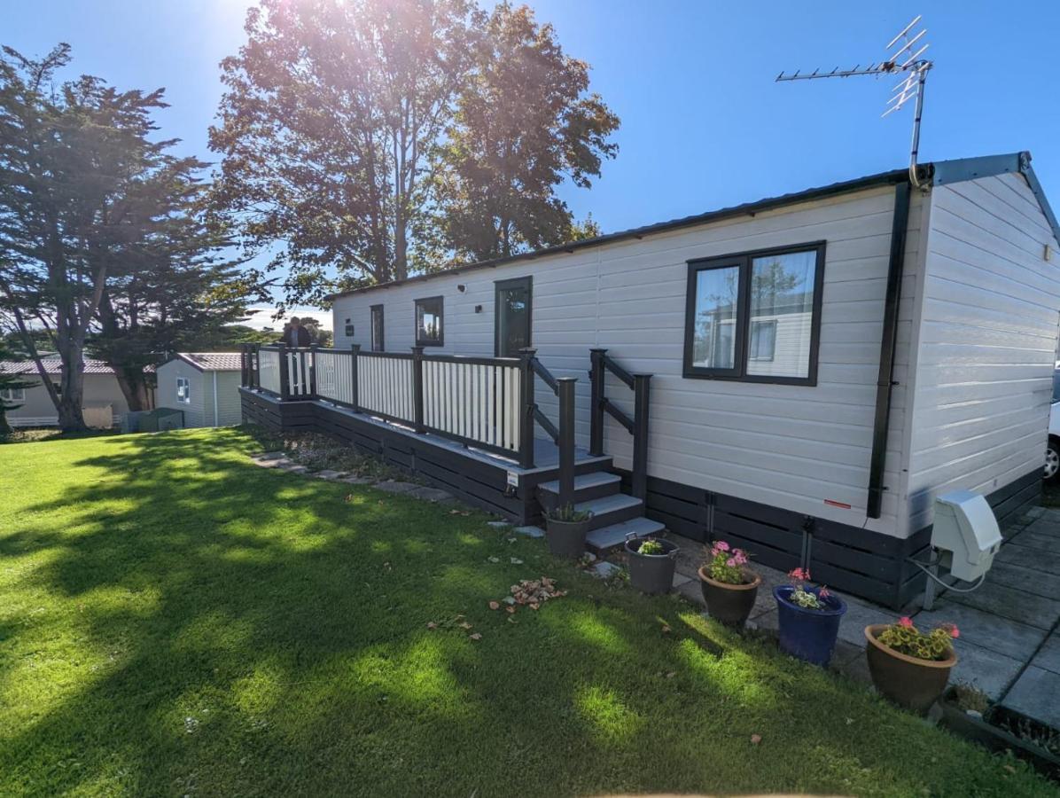Stunning Luxury Caravan On Edge Of New Forest On Shorefield Country Park Entertainment And Leisure Passes Included Milford on Sea Dış mekan fotoğraf