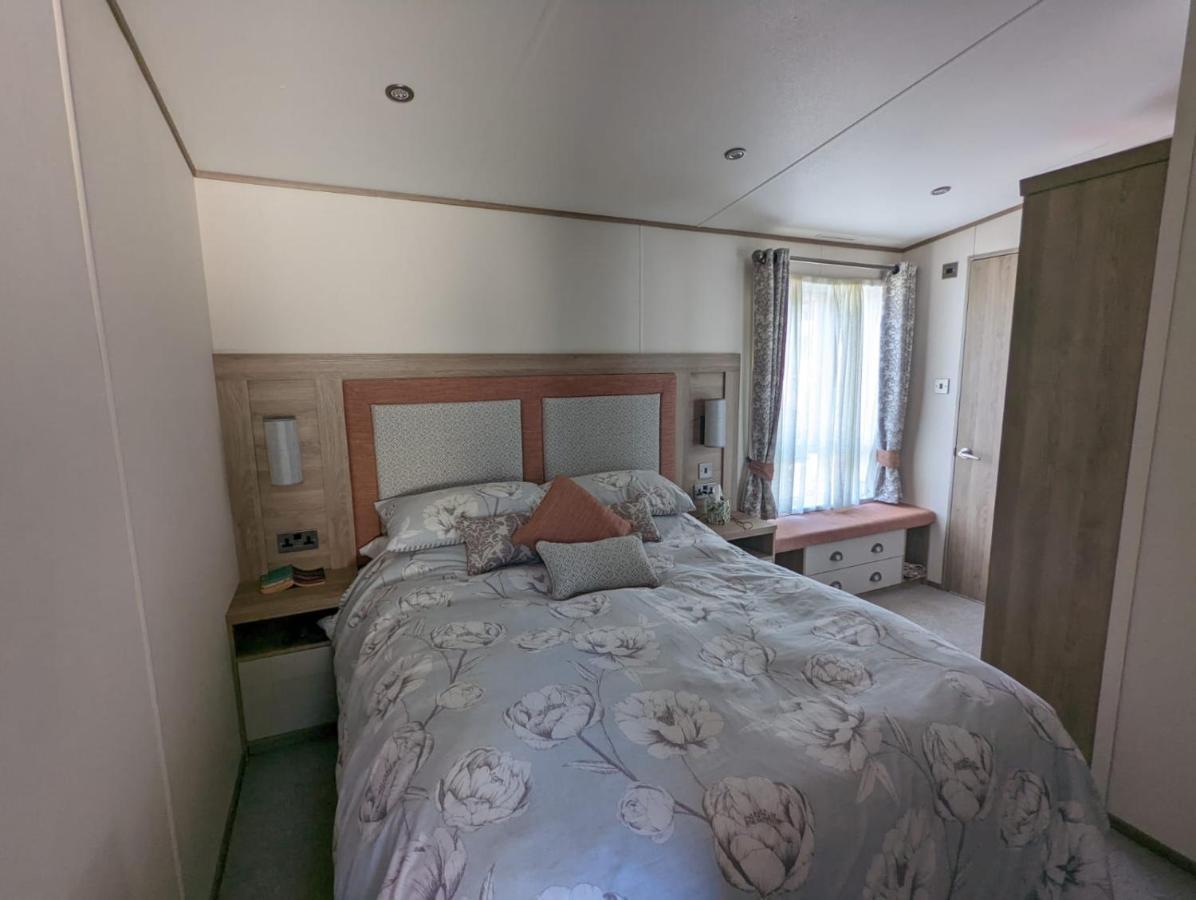 Stunning Luxury Caravan On Edge Of New Forest On Shorefield Country Park Entertainment And Leisure Passes Included Milford on Sea Dış mekan fotoğraf