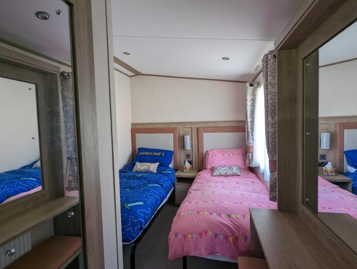 Stunning Luxury Caravan On Edge Of New Forest On Shorefield Country Park Entertainment And Leisure Passes Included Milford on Sea Dış mekan fotoğraf